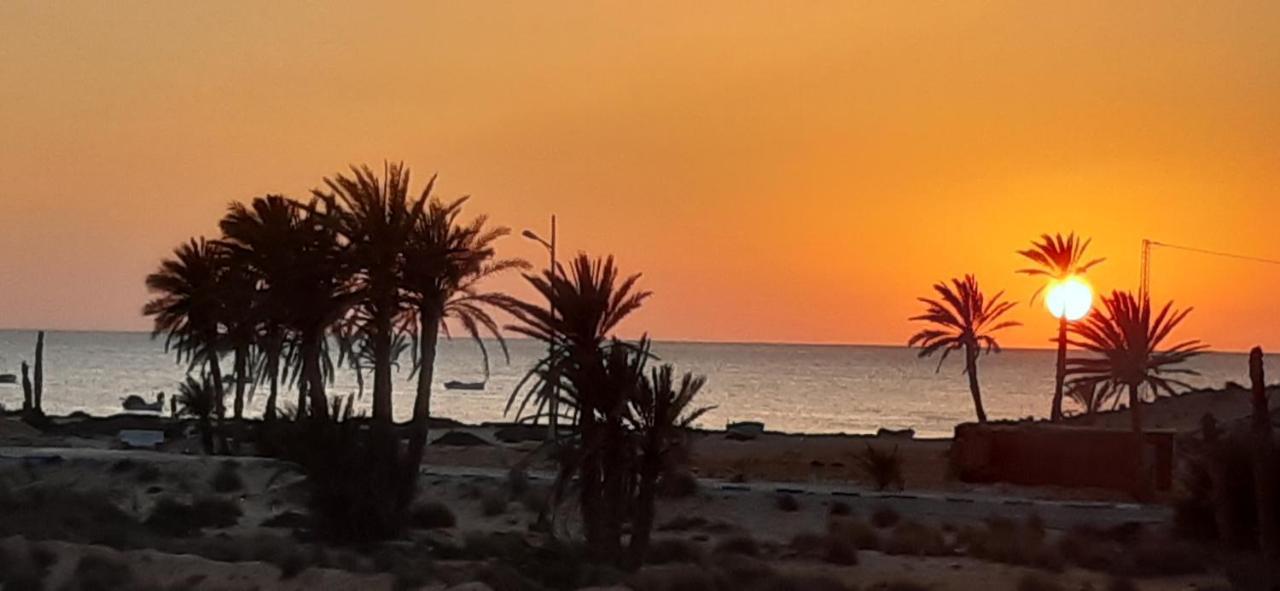לינה וארוחת בוקר Mezrane Dar Chick Yahia Ile De Djerba מראה חיצוני תמונה